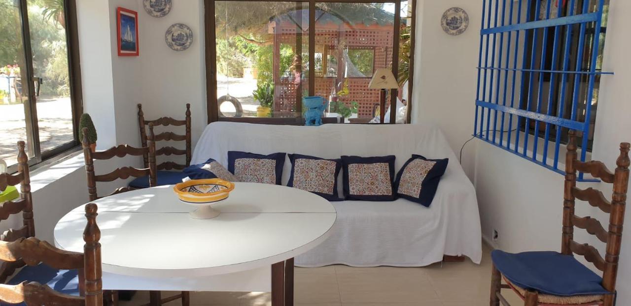 En Finca Las Dunas Dos Chalets Con Jacuzzis En Primera Linea De Playa , Uno De 4 Dormitorios Y Otro De 2 Dormitorios, Llama Al Seiscientos Veintisiete Cuatrocientos Diecisiete Trescientos Noventa Y Ocho Rota Exterior foto