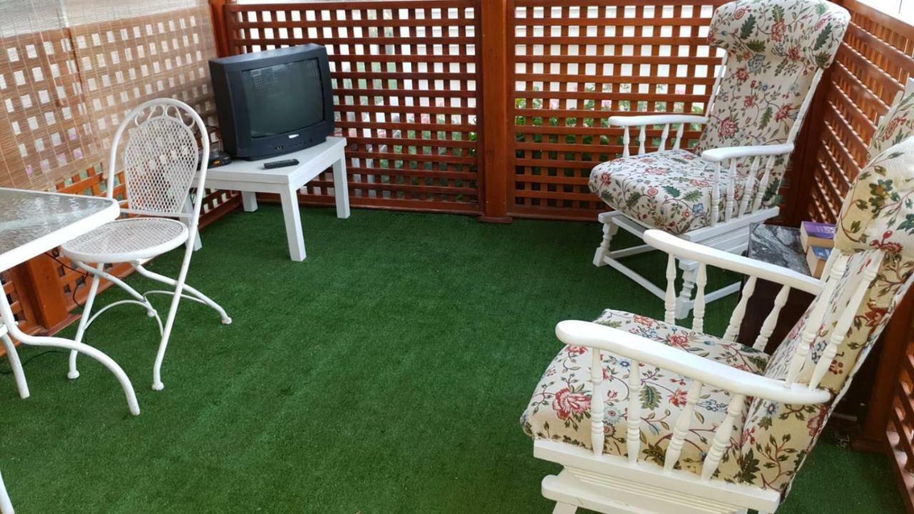 En Finca Las Dunas Dos Chalets Con Jacuzzis En Primera Linea De Playa , Uno De 4 Dormitorios Y Otro De 2 Dormitorios, Llama Al Seiscientos Veintisiete Cuatrocientos Diecisiete Trescientos Noventa Y Ocho Rota Exterior foto